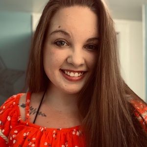 Meet your Posher, Kendra